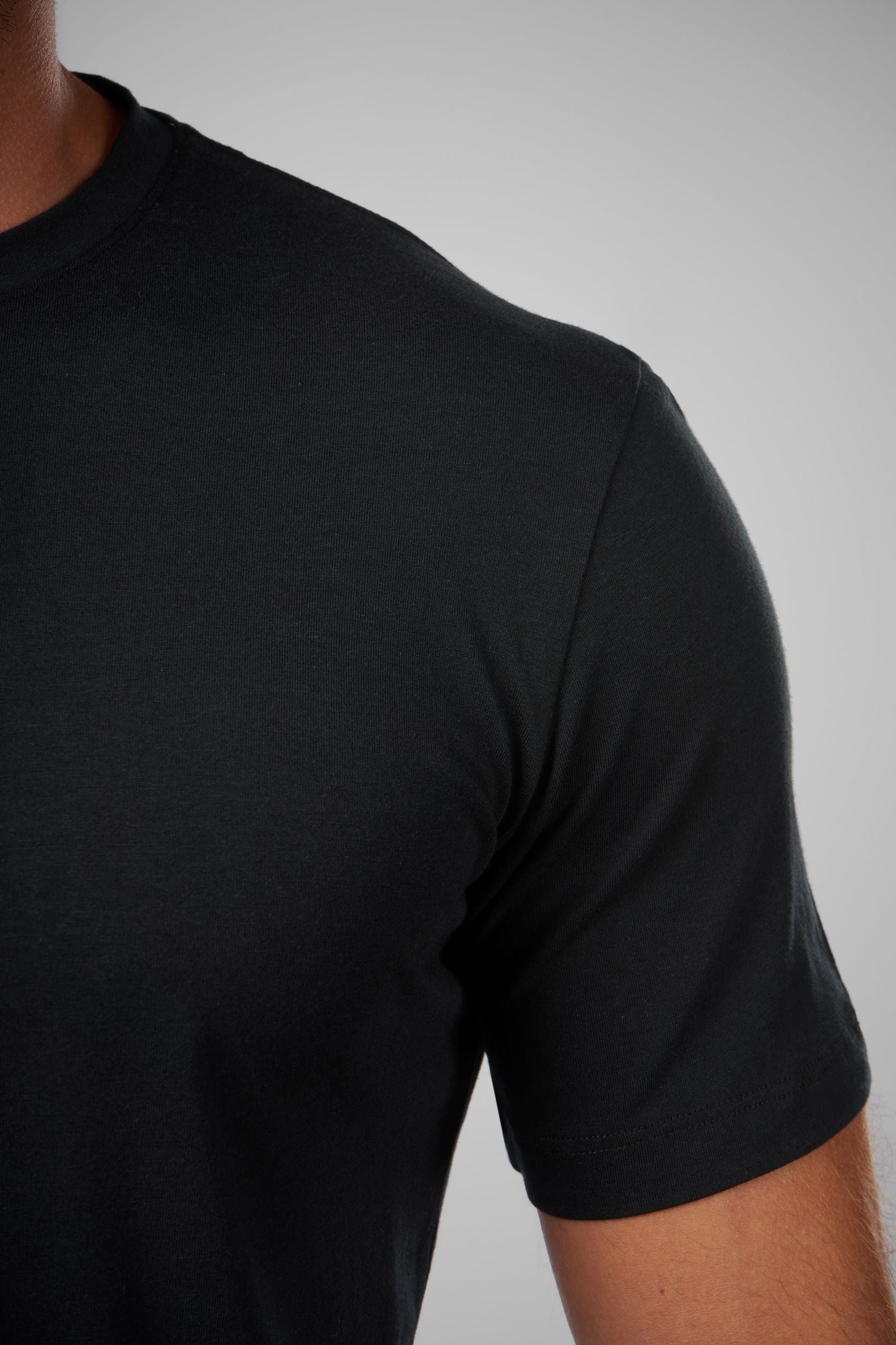 T-Shirt Basic Round Neck(09)